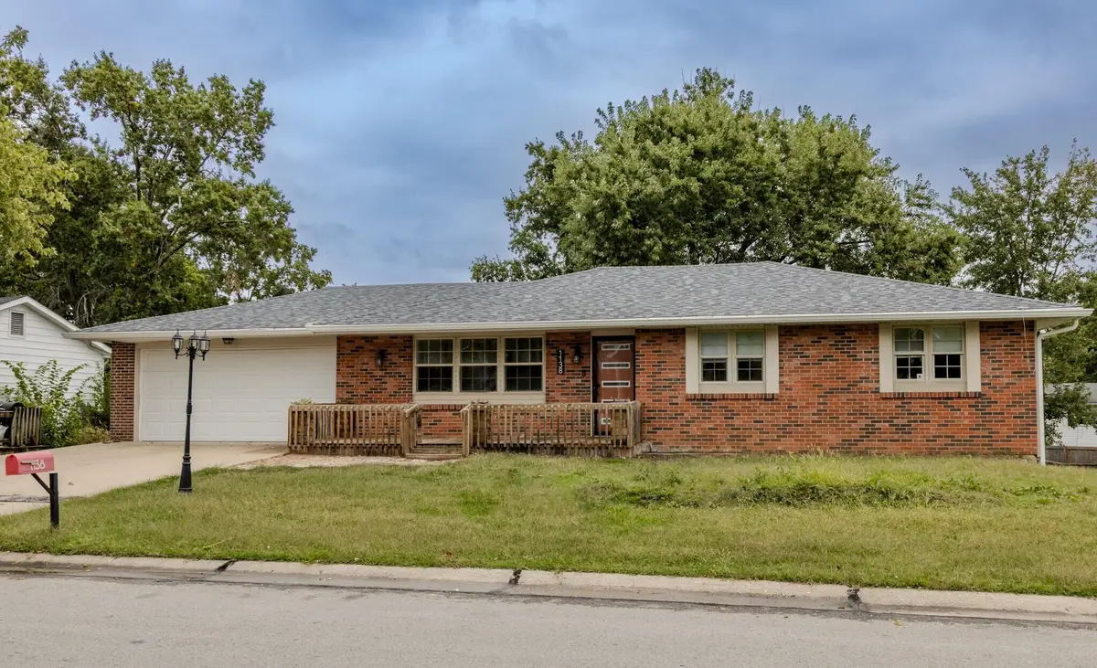 1138 S El Chaparral Ave, Columbia, MO 65201 - Image #1