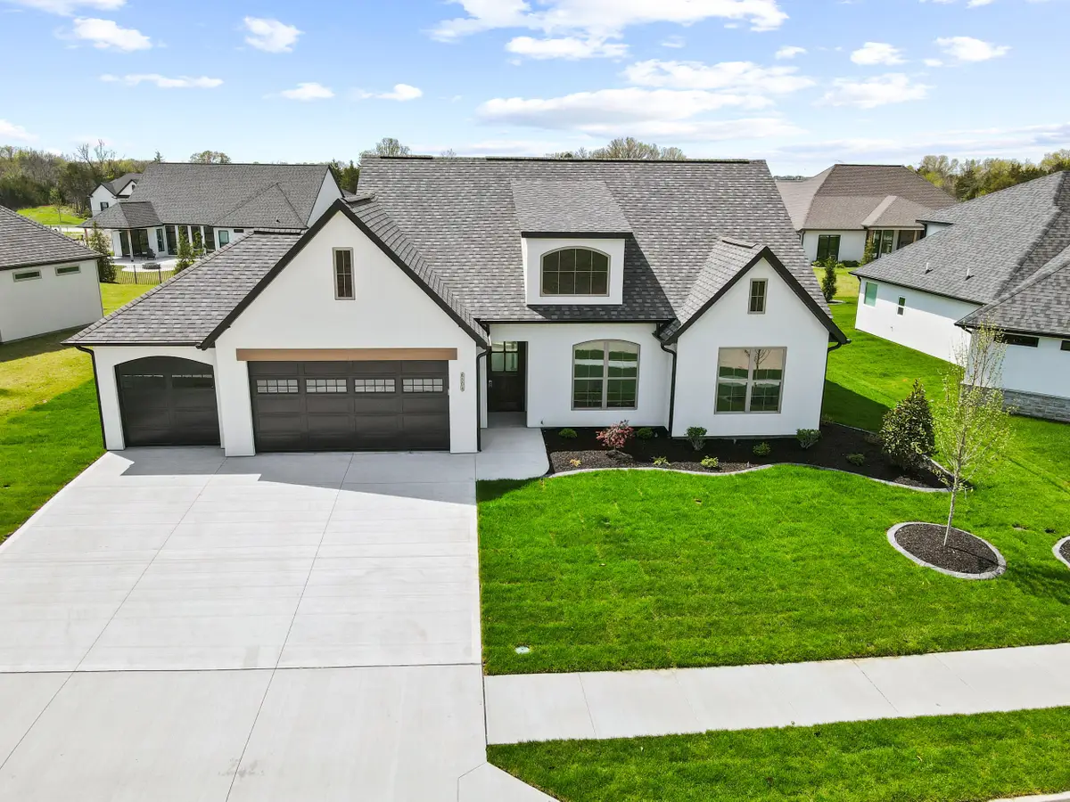 6504 Walsby Dr, Columbia, MO 65201 - #1
