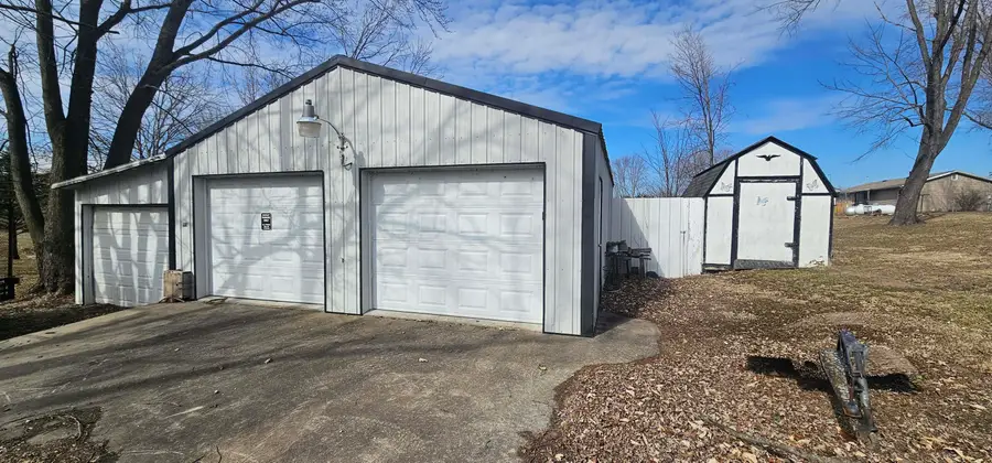 901 Elaine Dr, Fulton, MO 65251 - #2