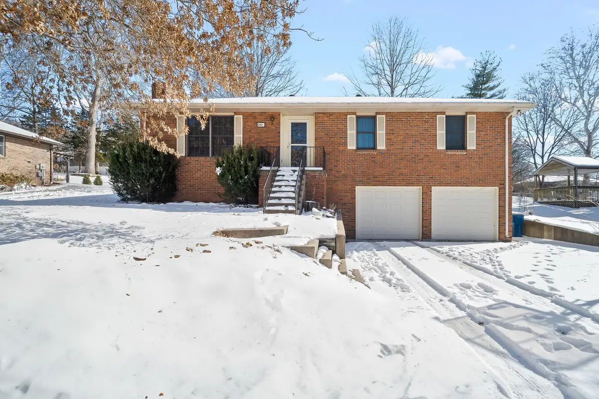 2425 Knight Valley Dr, Jefferson City, MO 65101 - Image #1