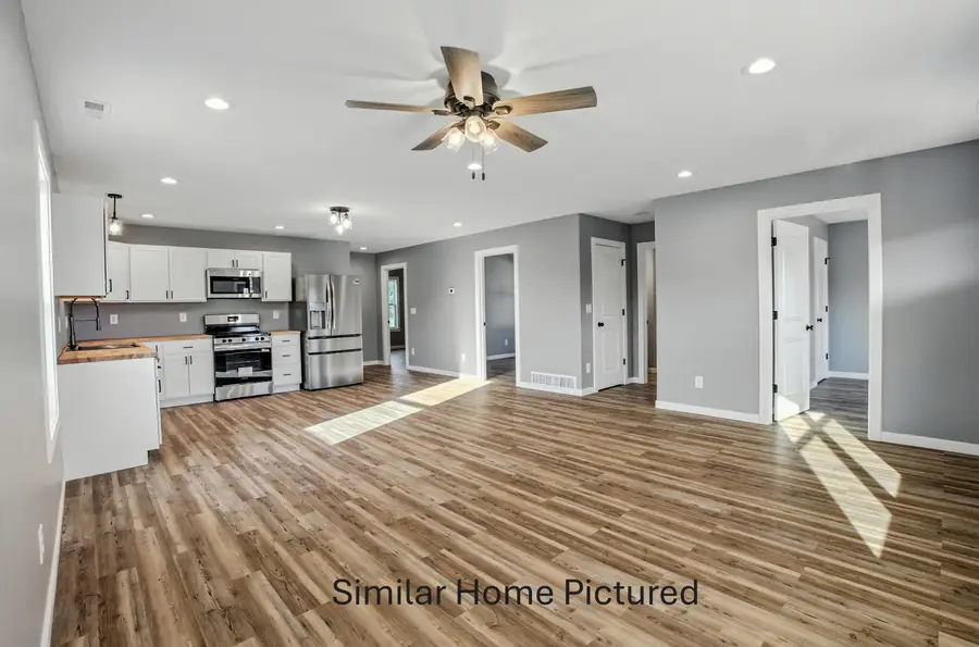 1342 E Bias Ln, Centralia, MO 65240 - #3