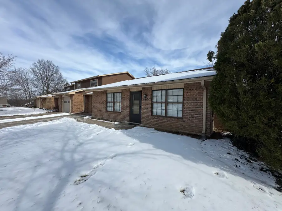 1702 N Villa Dr, Columbia, MO 65202 - Image #2