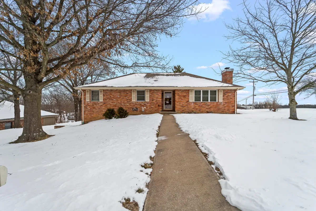 100 Kingsbury Ct, Jefferson City, MO 65109 - Image #1