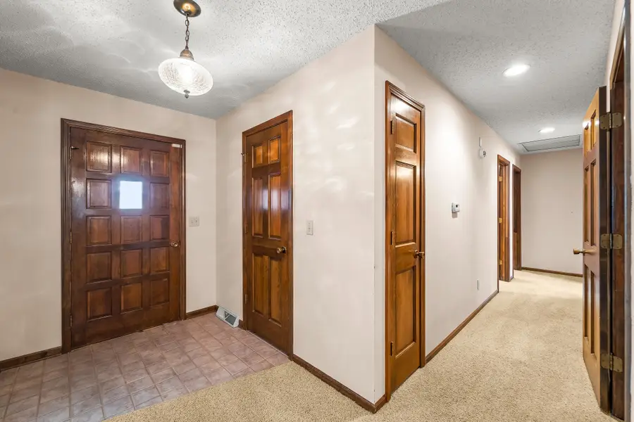 100 Kingsbury Ct, Jefferson City, MO 65109 - Image #2