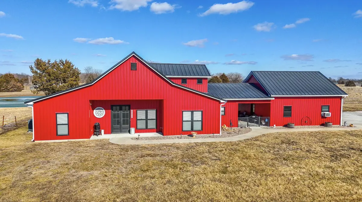 17950 N Old Number 7, Sturgeon, MO 65284 - #1