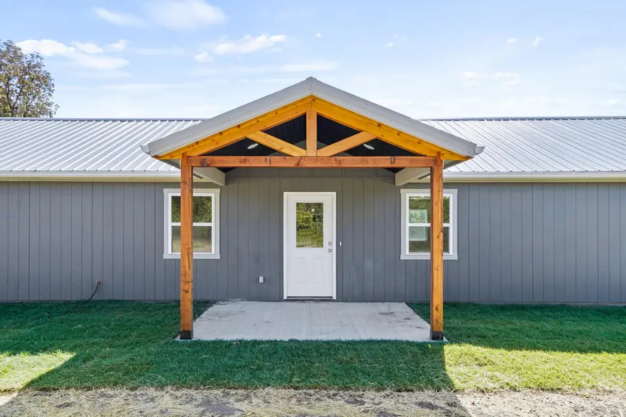 2350 W Williams Rd, Sturgeon, MO 65284 - #3