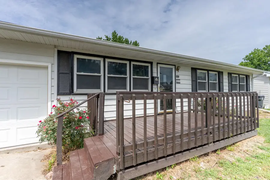 411 Shumate Ave, Moberly, MO 65270 - #2