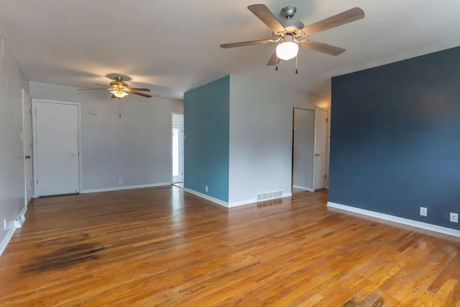 411 Shumate Ave, Moberly, MO 65270 - #3