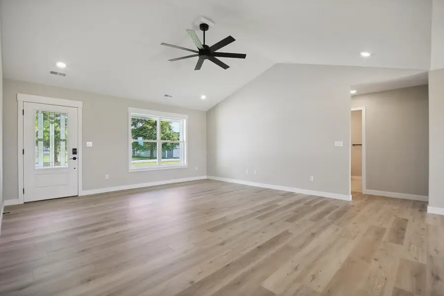 407 W Francis St, Sturgeon, MO 65284 - #3