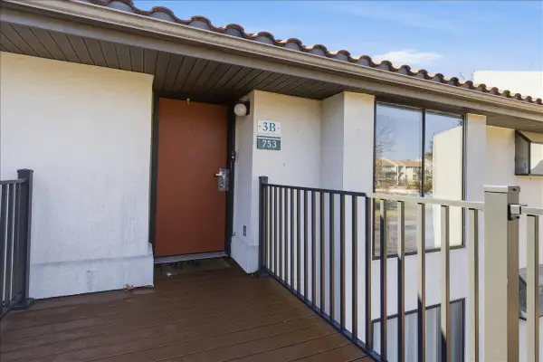 23 Laguna Dr #3B, LAKE OZARK, MO 65049