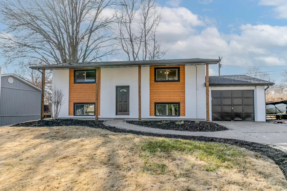 6601 S Gateway Blvd, Columbia, MO 65203 - #1