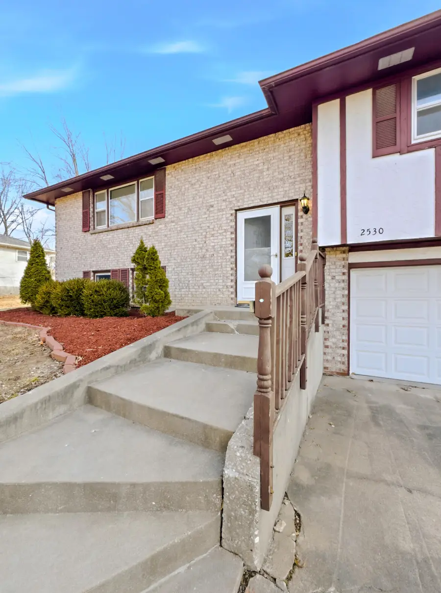 2530 N Lake Of The Woods Rd, Columbia, MO 65202 - #3