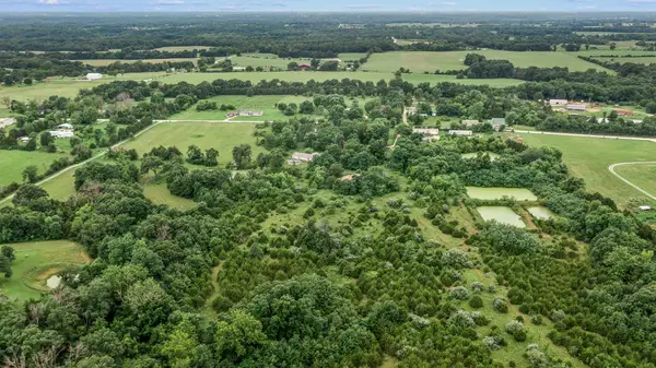 7512 County Road 405, FULTON, MO 65251