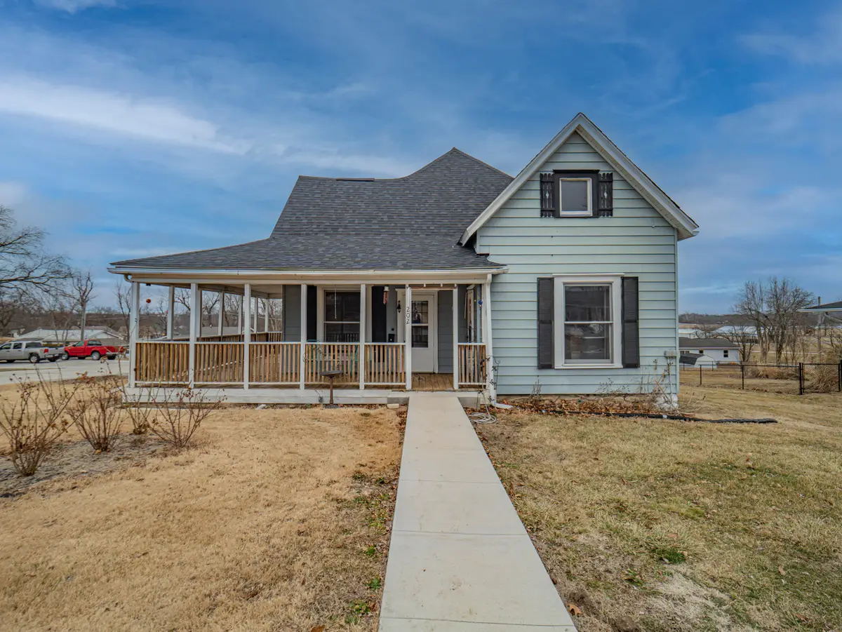 202 Mary St, Paris, MO 65275 - #1
