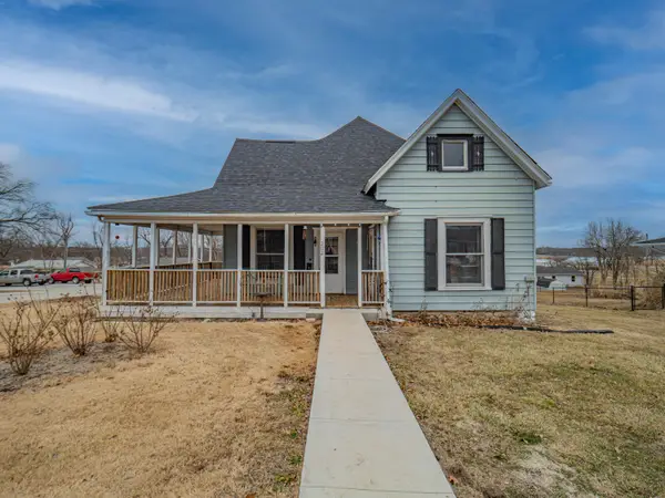 202 Mary St, PARIS, MO 65275