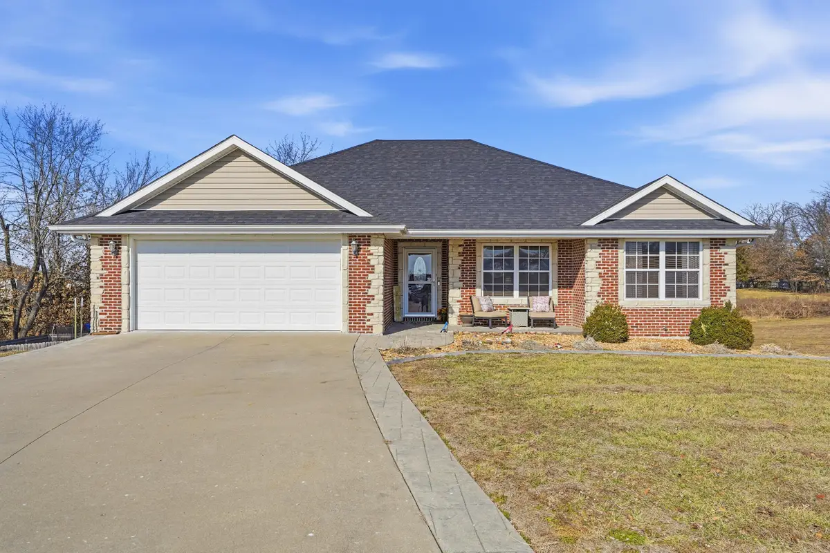 140 Sommer Ct, Holts Summit, MO 65043 - #1
