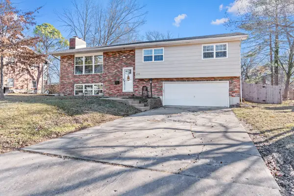 210 W Briarwood Ln, COLUMBIA, MO 65203