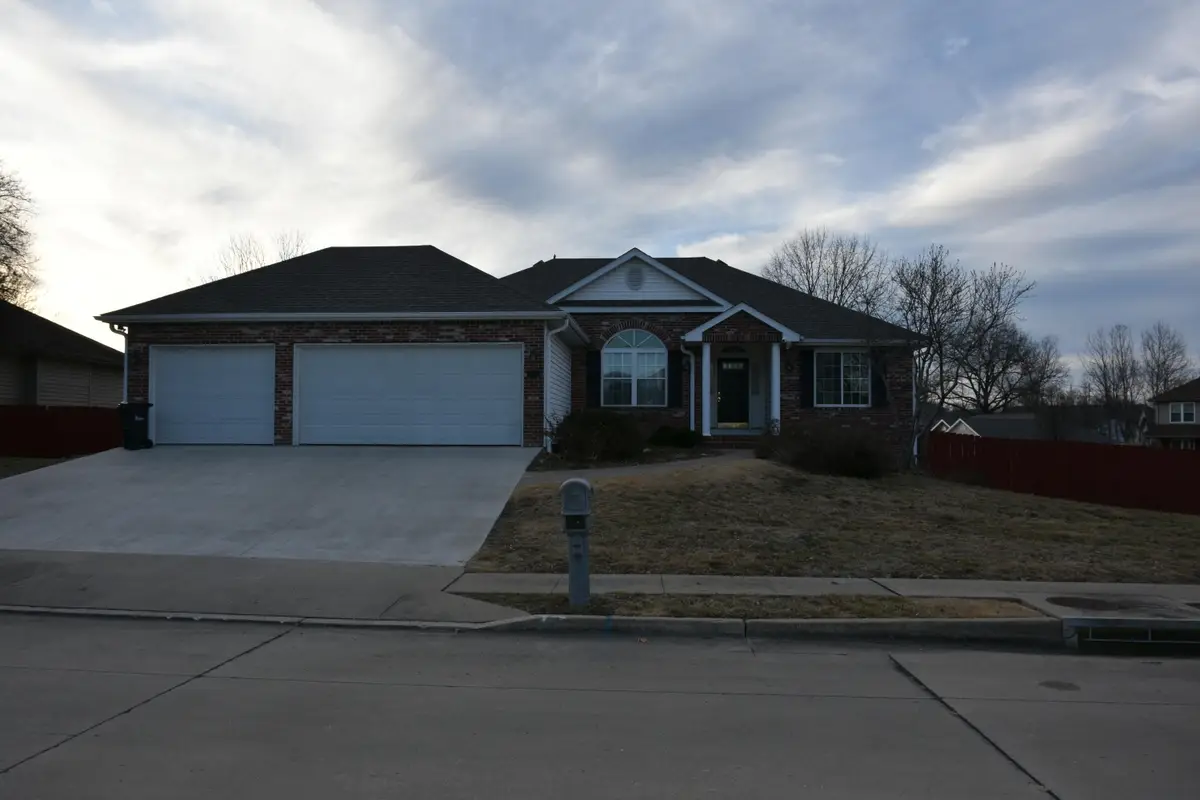 3811 Panther Dr, Columbia, MO 65202 - #1