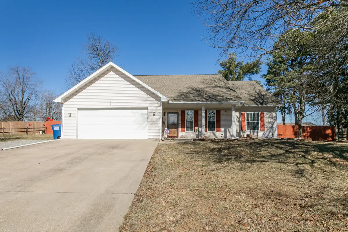 605 Canterbury Dr, Fulton, MO 65251 - #1