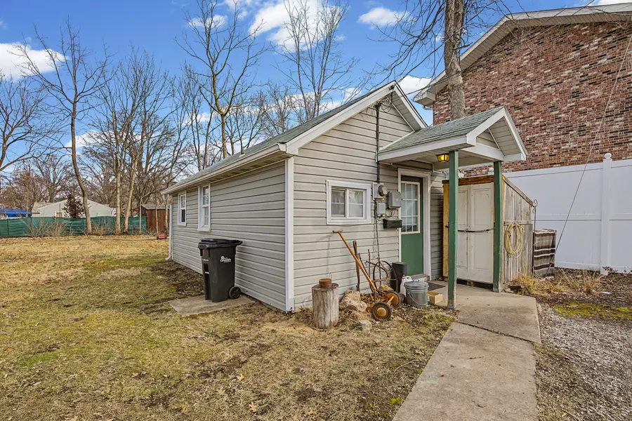 111 W Ash St #A-B, Columbia, MO 65203 - #3