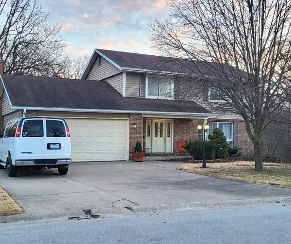 1736 Parkwood Dr, MOBERLY, MO 65270