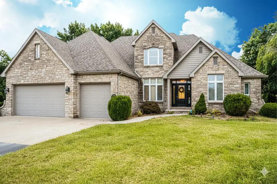 1740 W River Bluff Ct, Columbia, MO 65201 - #2
