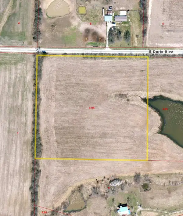 E Doris Blvd, CENTRALIA, MO 65240