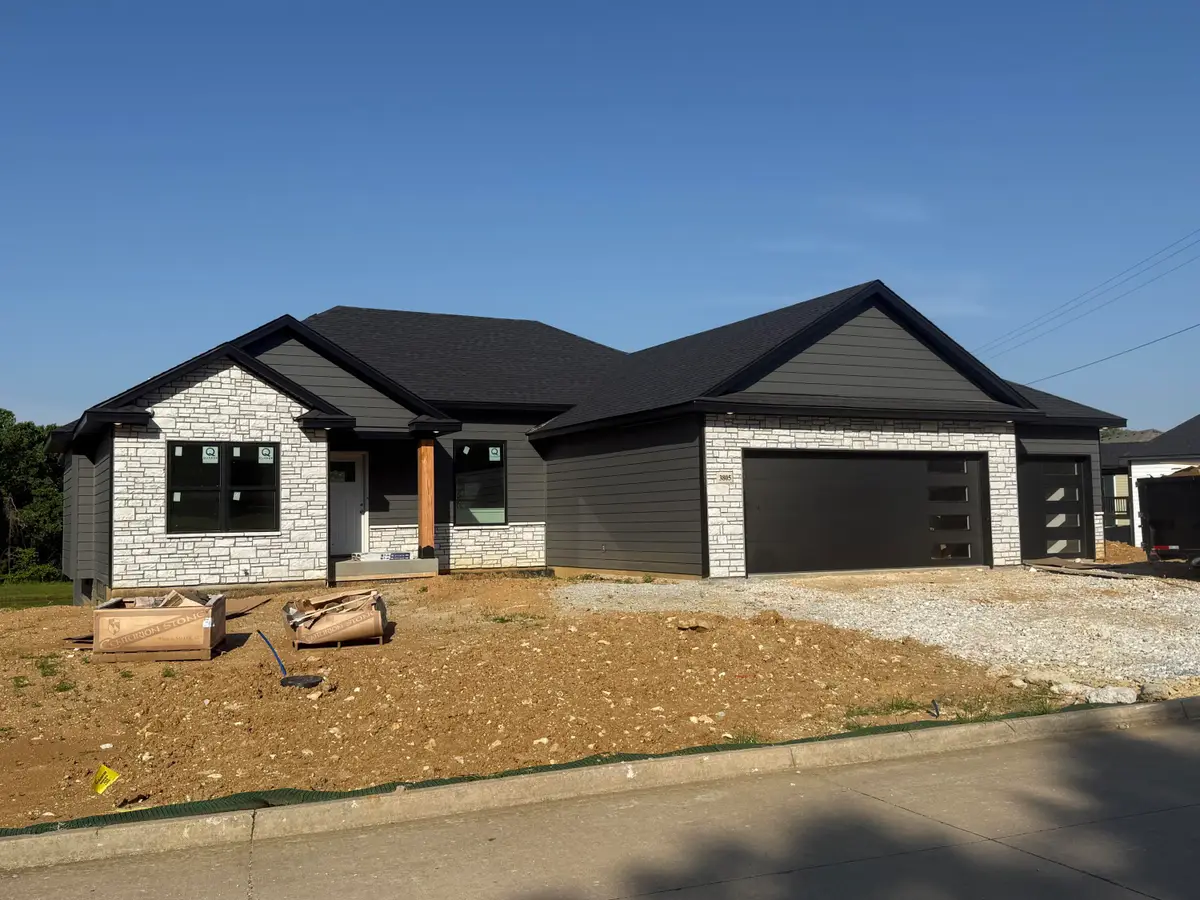 3805 Canyon Ridge Dr, Columbia, MO 65202 - #1