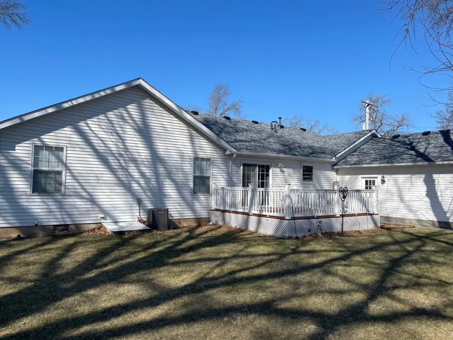 802 S Jefferson St, Centralia, MO 65240 - #2