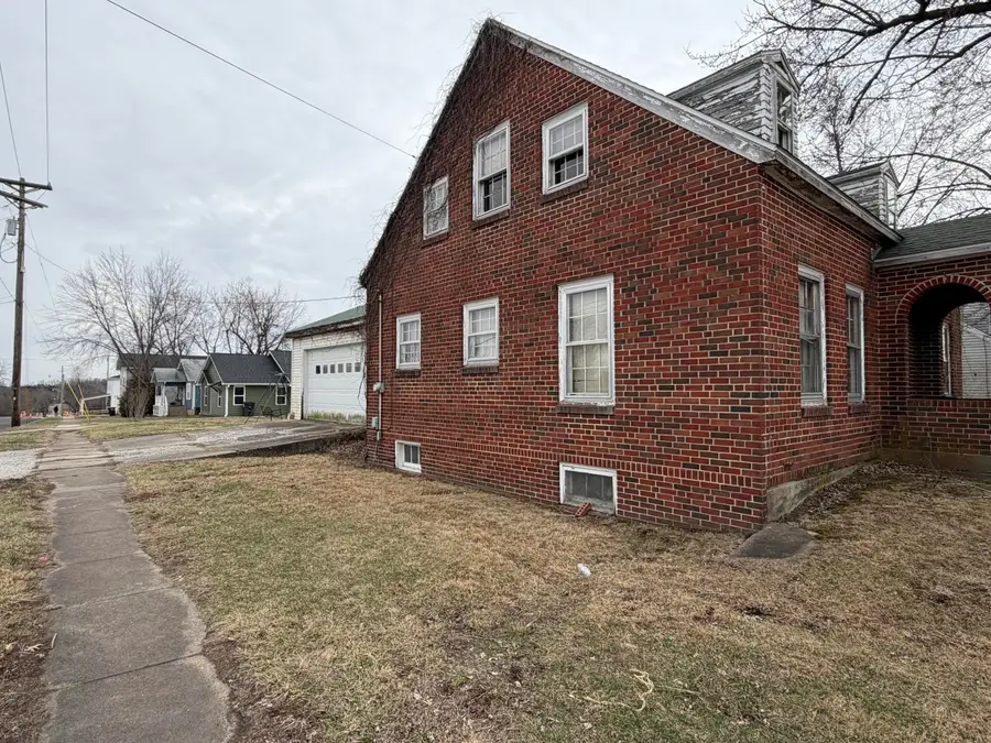 734 Vine St, Fulton, MO 65251 - #2