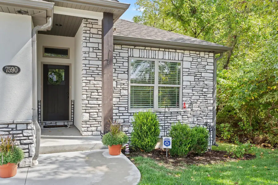 7590 S Nursery Rd, Columbia, MO 65203 - #3