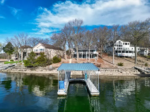 110 Old English Pt, SUNRISE BEACH, MO 65079