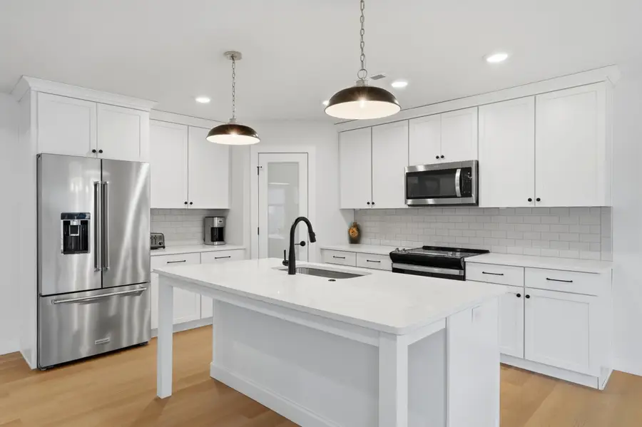 527 Tomahawk Dr, Columbia, MO 65203 - #2