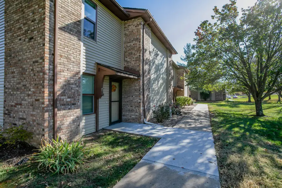 1992 N Waterfront Drive #D, Columbia, MO 65202 - #2