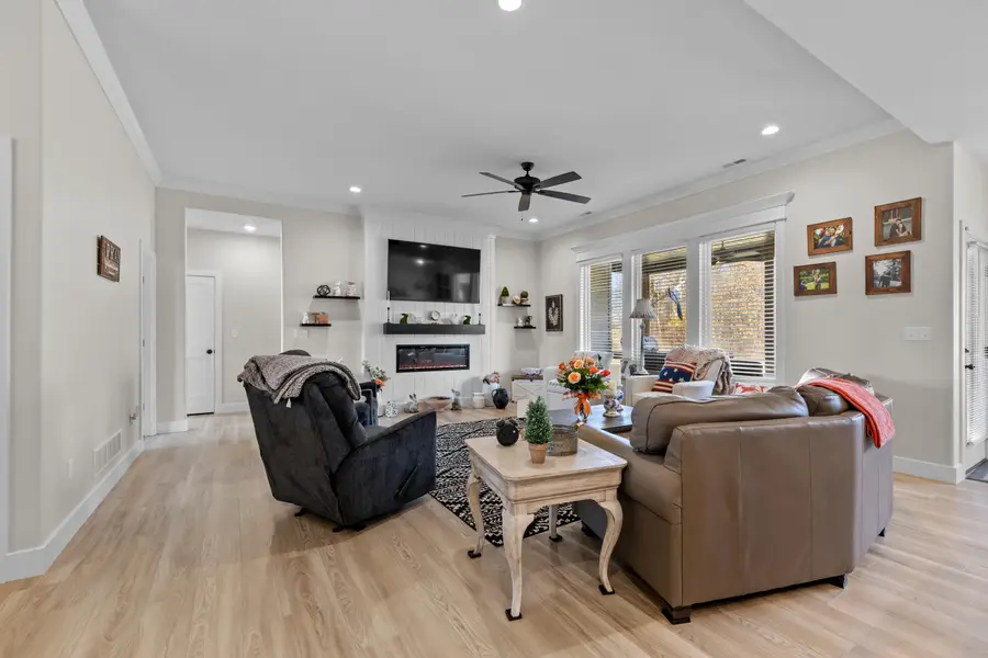 6405 Gateway Arch Way, Ashland, MO 65010 - #2