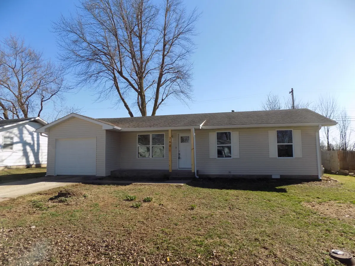 760 Tidball Ave, Centralia, MO 65240 - #1