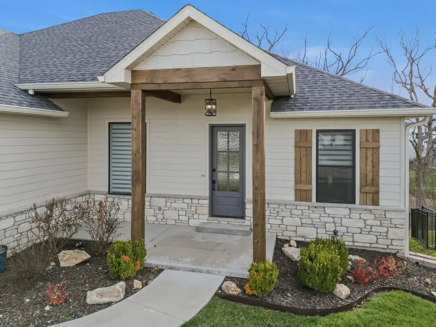 522 Tomahawk Dr, Columbia, MO 65203 - #3