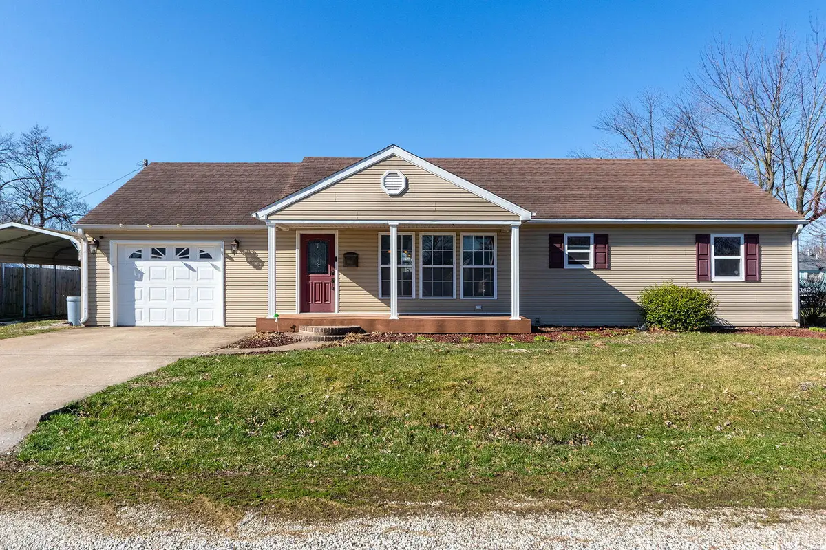 1001 S Monroe St, Vandalia, MO 63382 - #1
