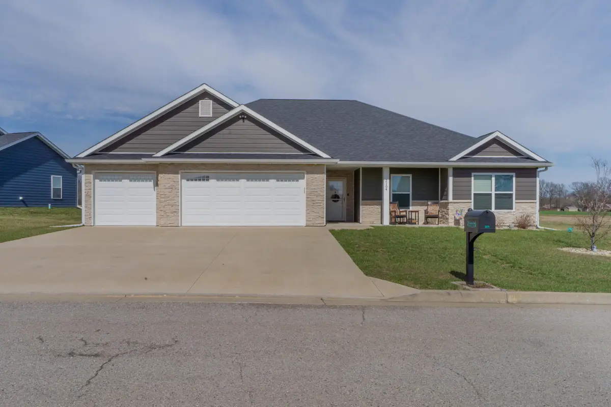 2104 Vinny Ave, Moberly, MO 65270 - #1