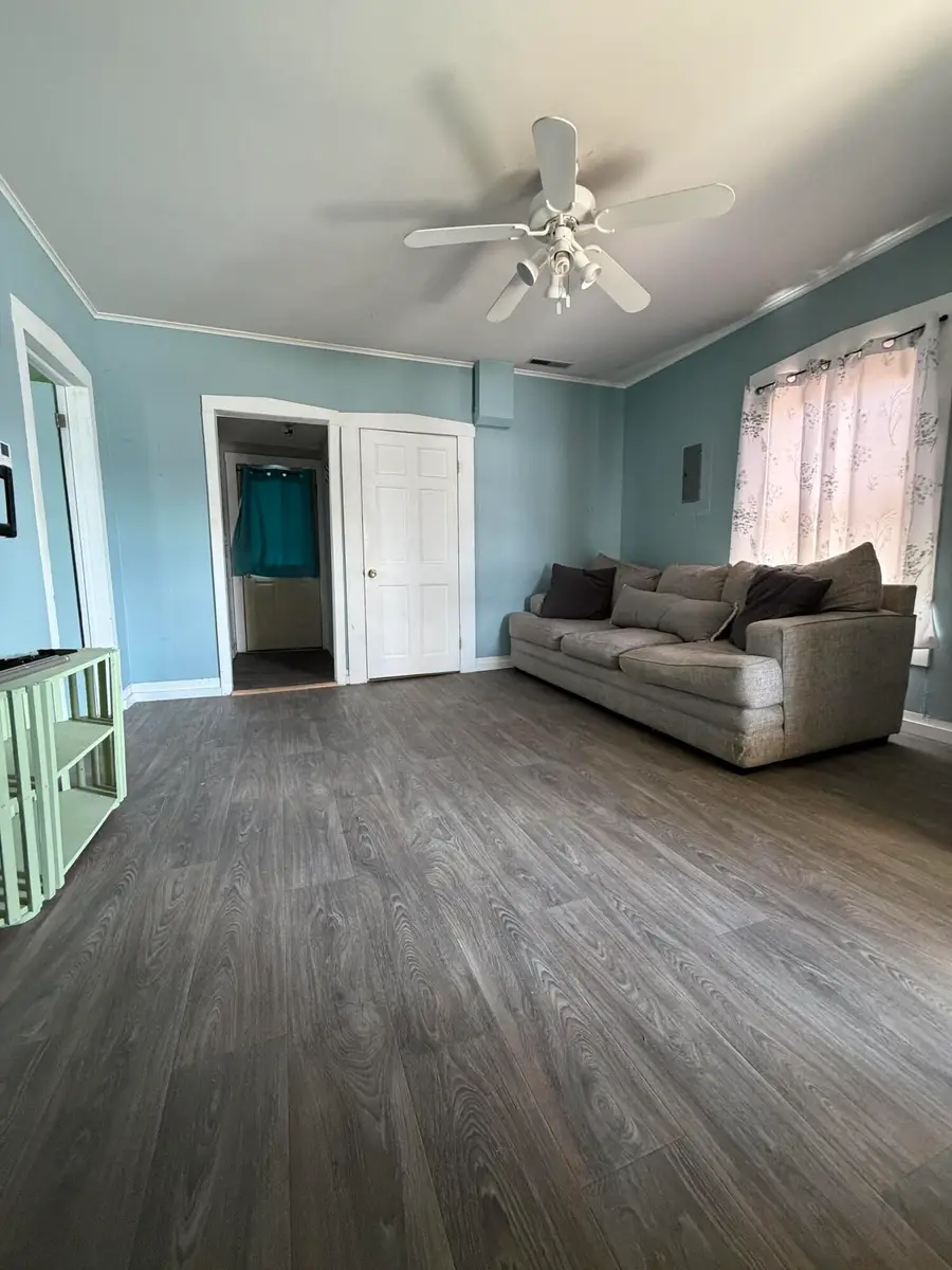 211 S Church St, Fayette, MO 65248 - #3