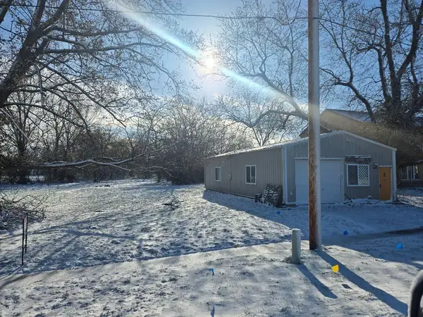 106 Elaine Ave, HALLSVILLE, MO 65255