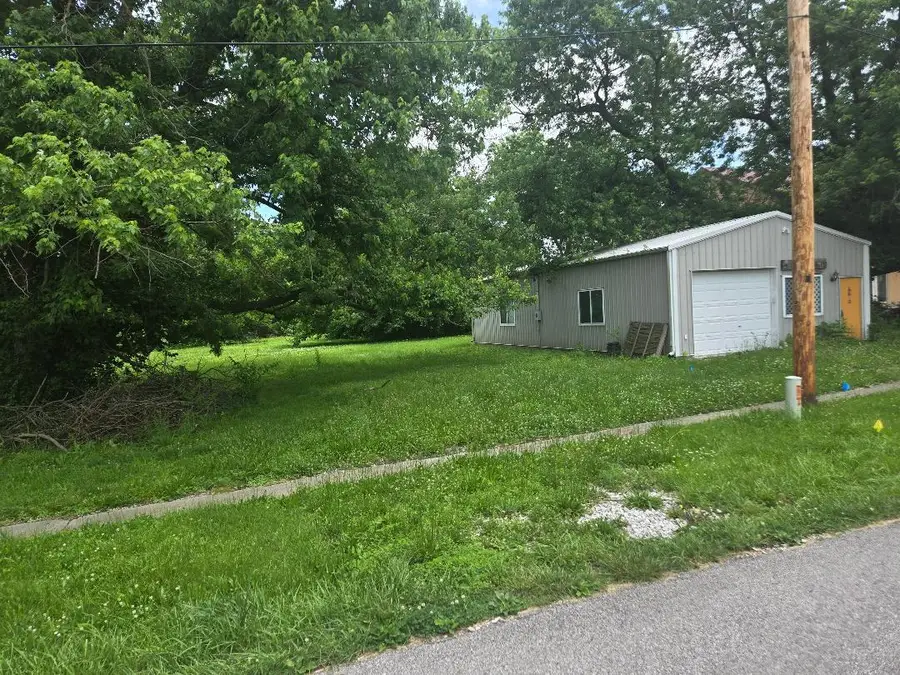 106 Elaine Ave, Hallsville, MO 65255 - #3