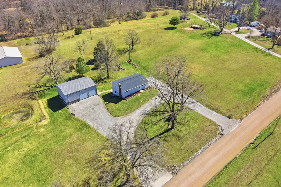 8400 N Phillipe Rd, Hallsville, MO 65255 - #2