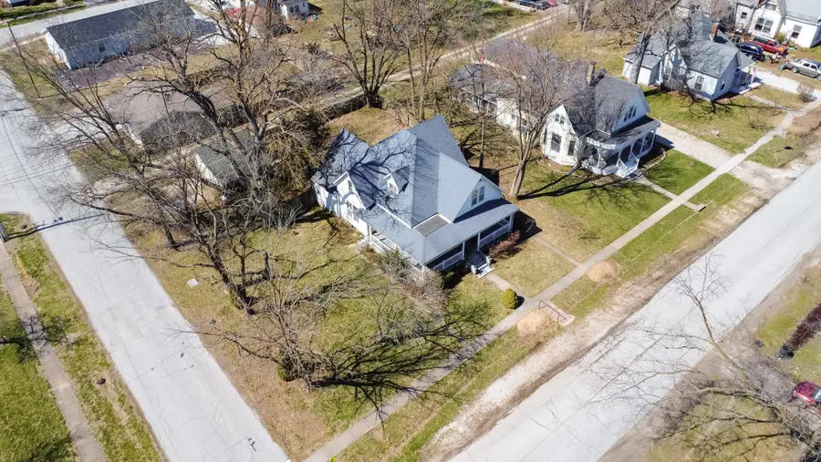 447 S Collier St, Centralia, MO 65240 - #2