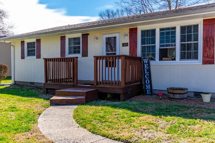 740 W Bruton St, Centralia, MO 65240 - #2