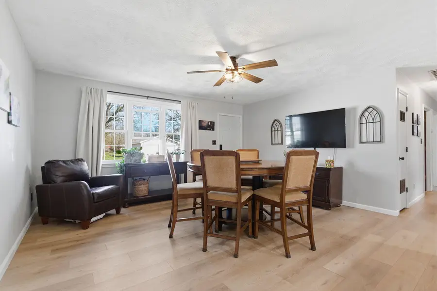 740 W Bruton St, Centralia, MO 65240 - #3