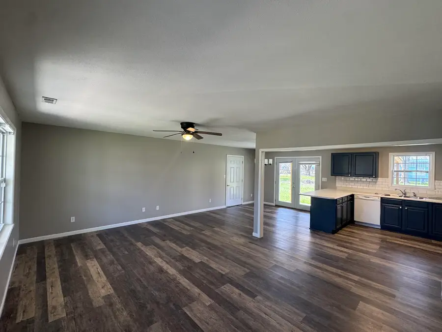 1205 Bertley St, Moberly, MO 65270 - #2