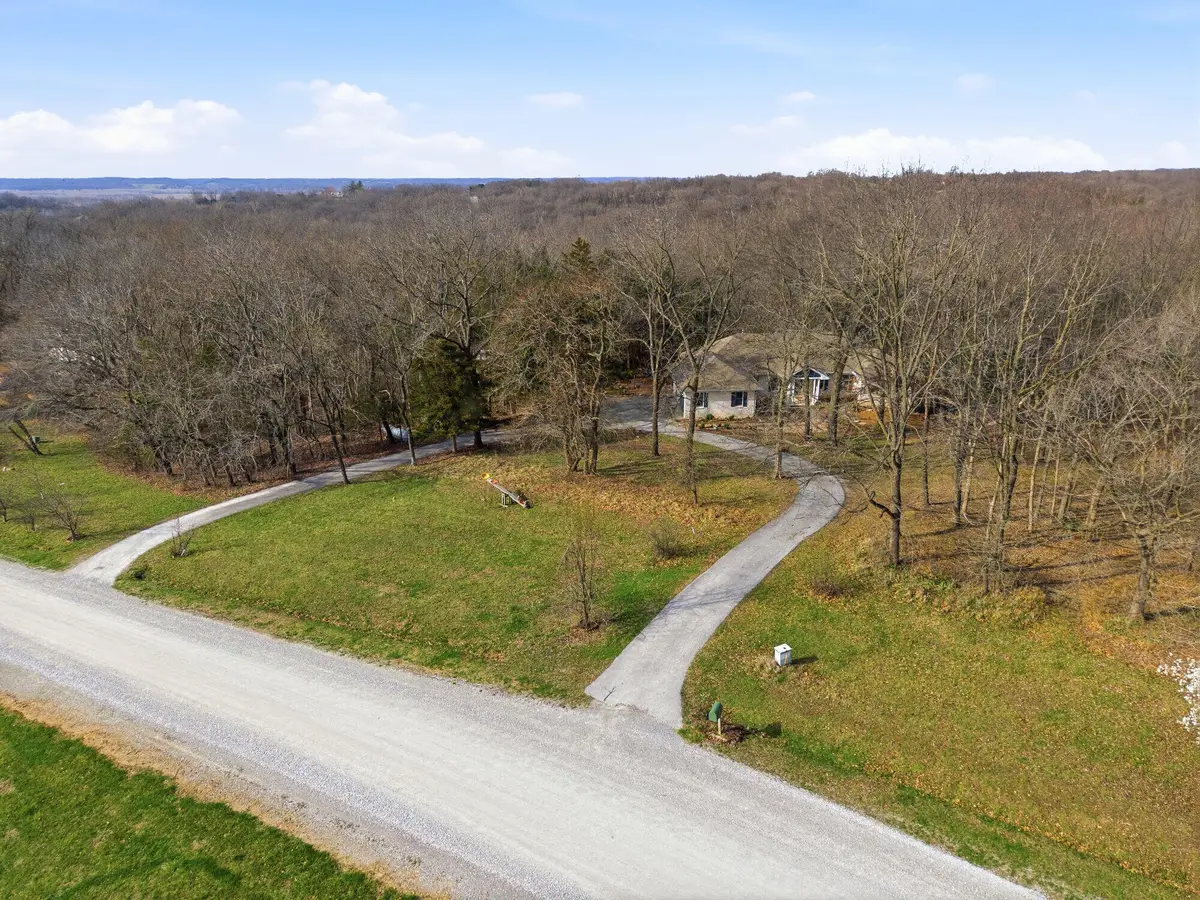 2615 S Lizzie Ln, Rocheport, MO 65279 - #1