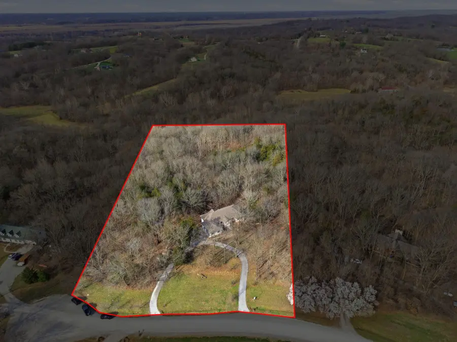 2615 S Lizzie Ln, Rocheport, MO 65279 - #2