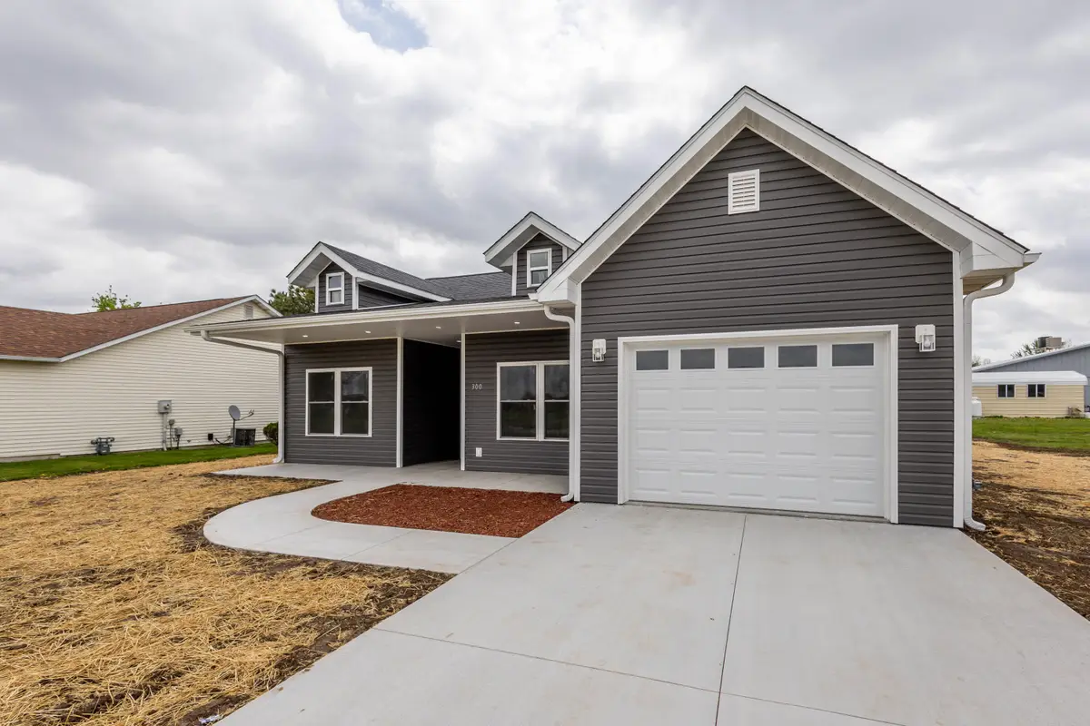 300 Redbud Rd, Vandalia, MO 63382 - #1
